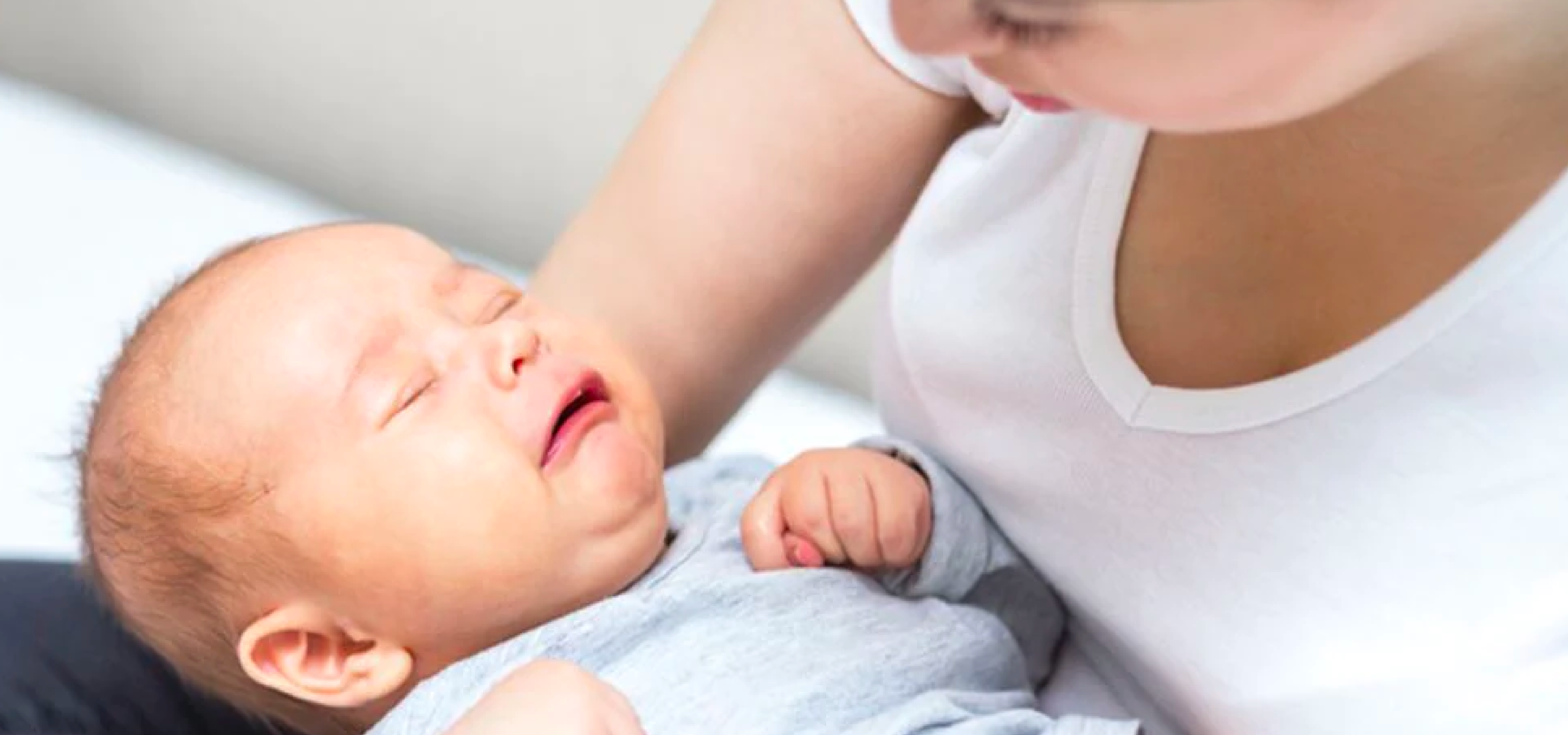 Lactancia Bebe Meses Muy Nervioso Los Cólicos Y El Llanto Del Bebé