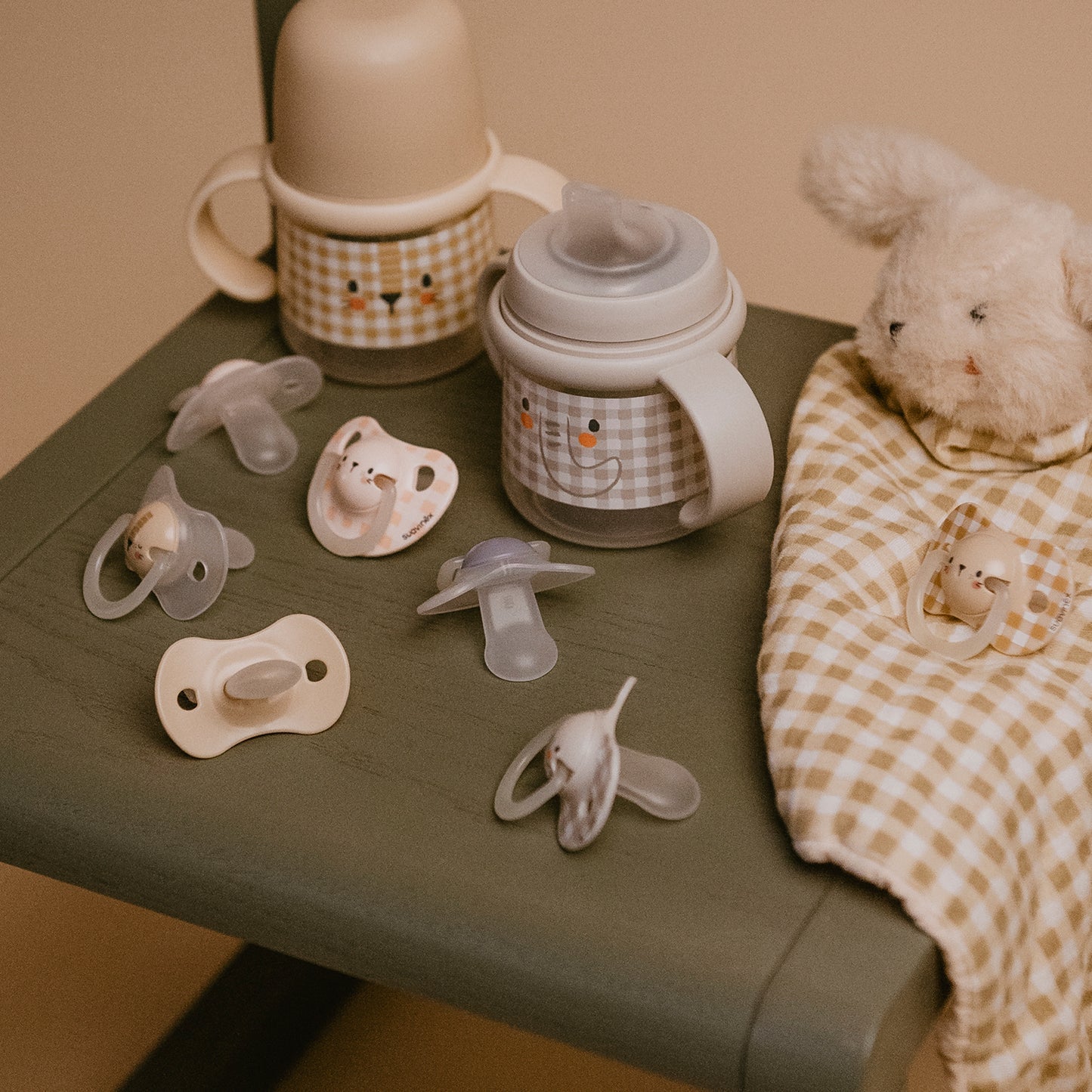 Pack de 2 Chupetes Fisiológicos Nocturnos León - Beige | Suavinex