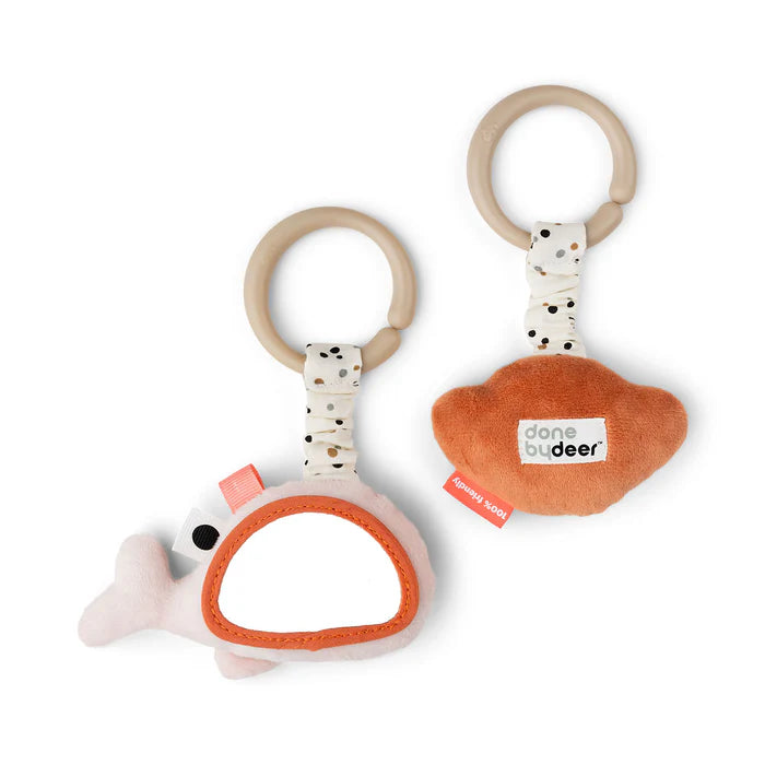 Set 2 Juguetes Colgantes de Actividades - Wally - Rosa | Done by deer