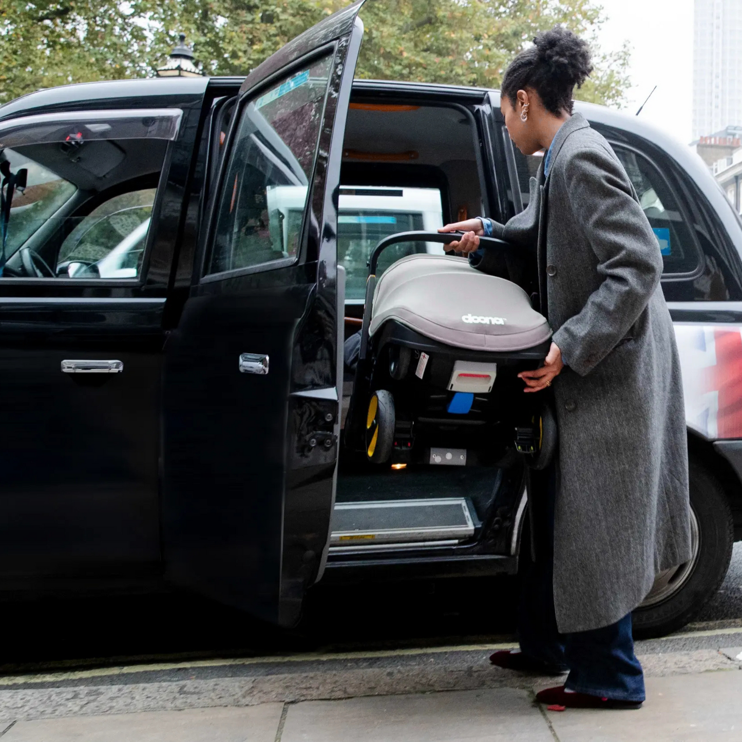 Silla Nido y Coche de Paseo 2 en 1 - Doona+ - Nitro Black | Doona