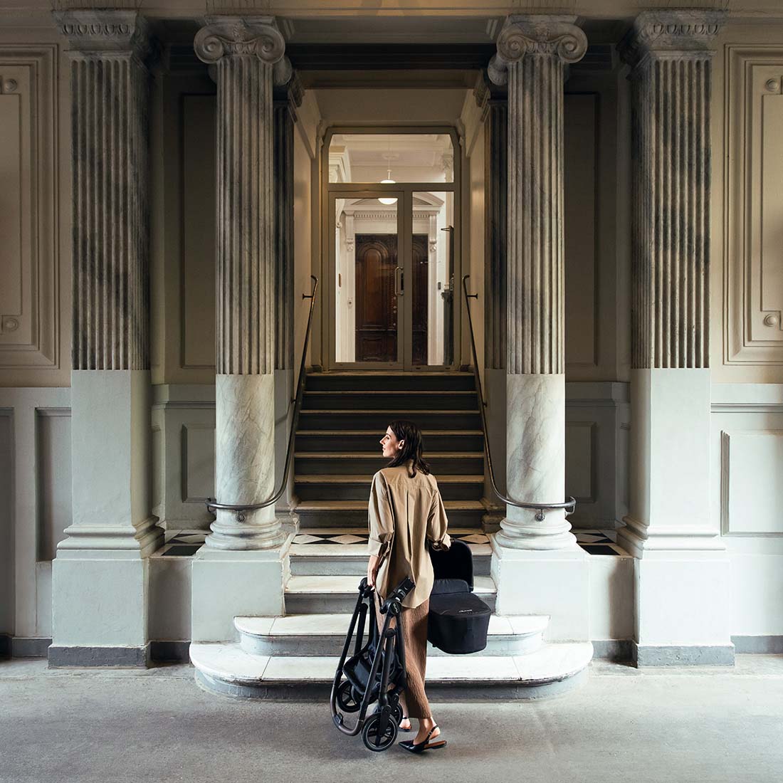 Coche de Paseo SWIV™ - Caviar | Nuna