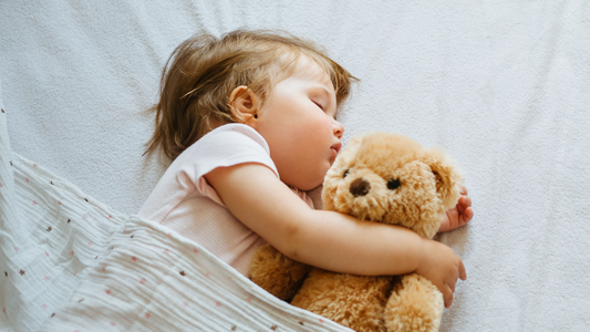 Cambio de hora: 5 formas de preparar el sueño de tu peque