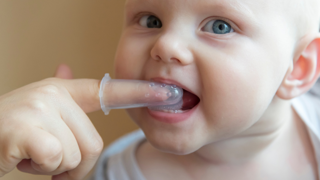 Todo sobre el cepillado de dientes en bebés, niños y niñas