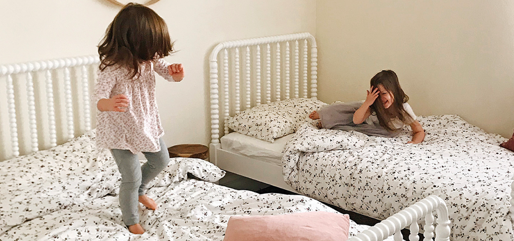 ¿Qué hacer cuando los hijos comparten la habitación y se acuestan a distinta hora?