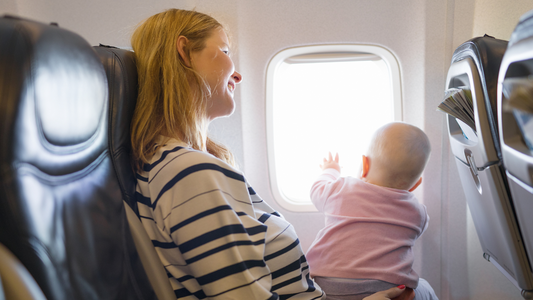 Manual para viajar en avión con bebés y niños pequeños
