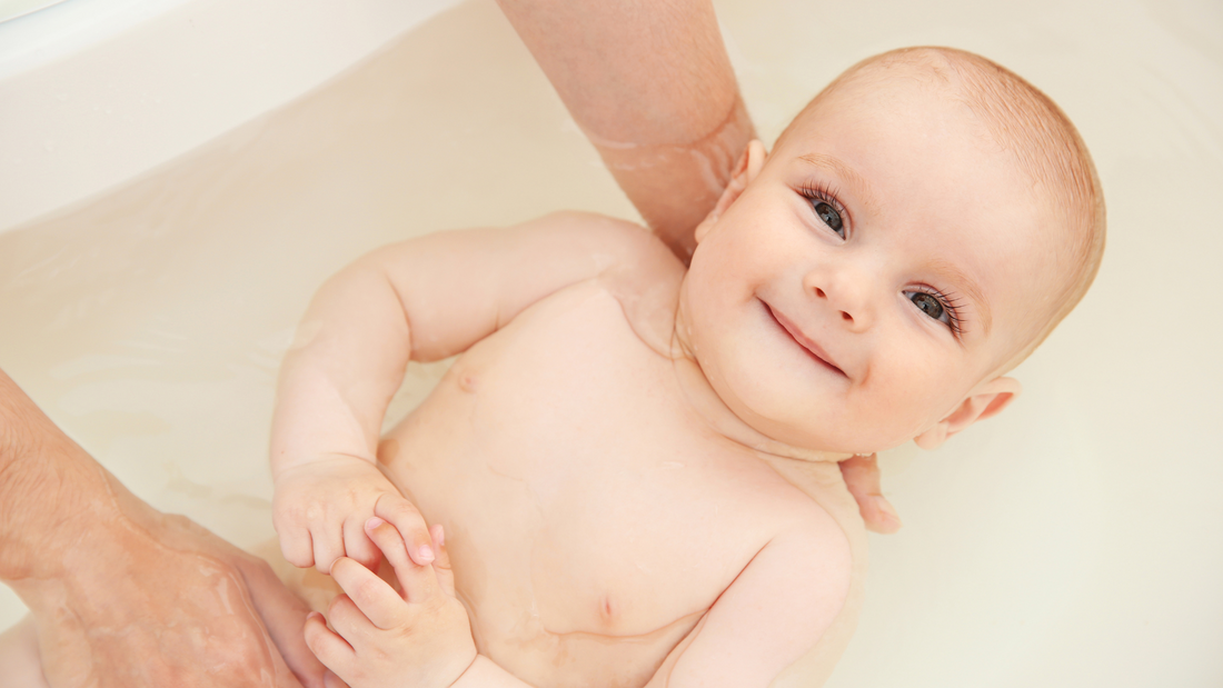 ¿Con qué frecuencia bañar a un bebé?