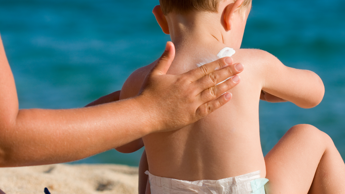 3 cosas importantes en las que fijarte al elegir un protector solar para bebés, niños y niñas