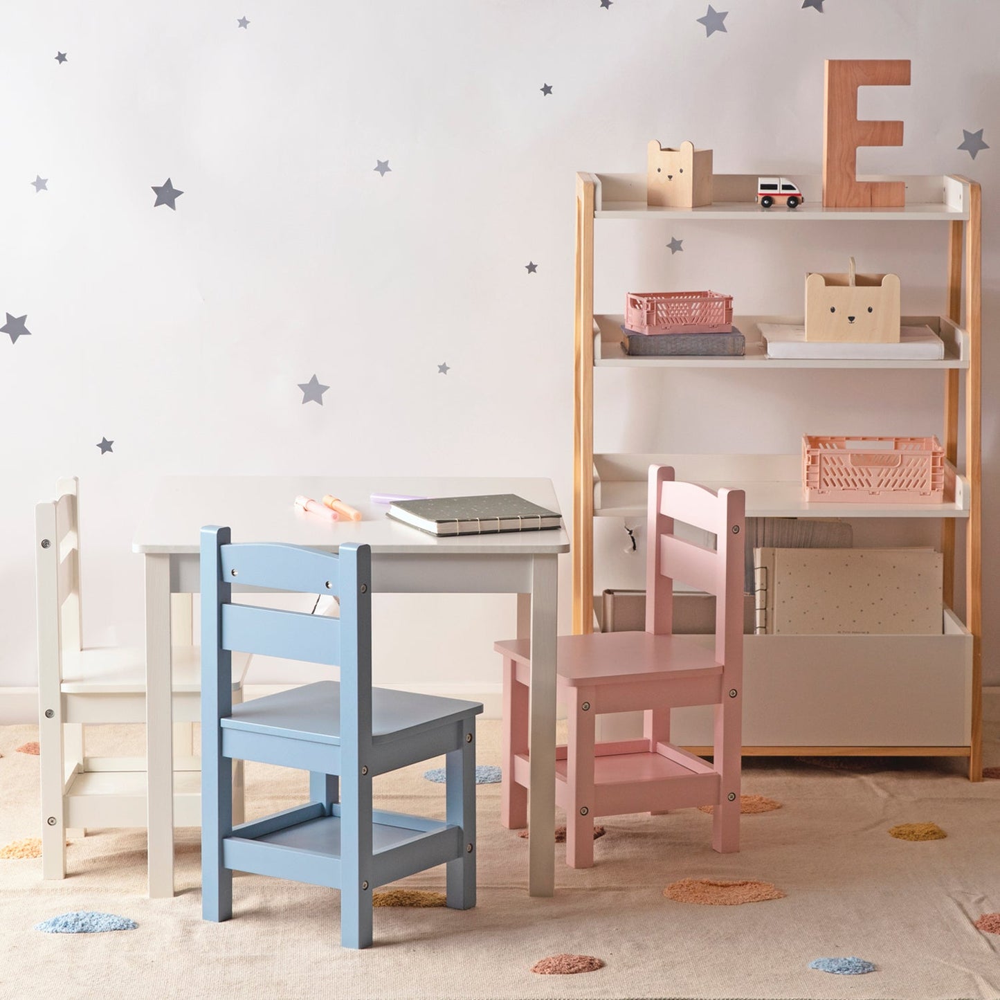 Pack Kids 1 Mesa 2 sillas Olivia Blanco/Rosado - Form Design