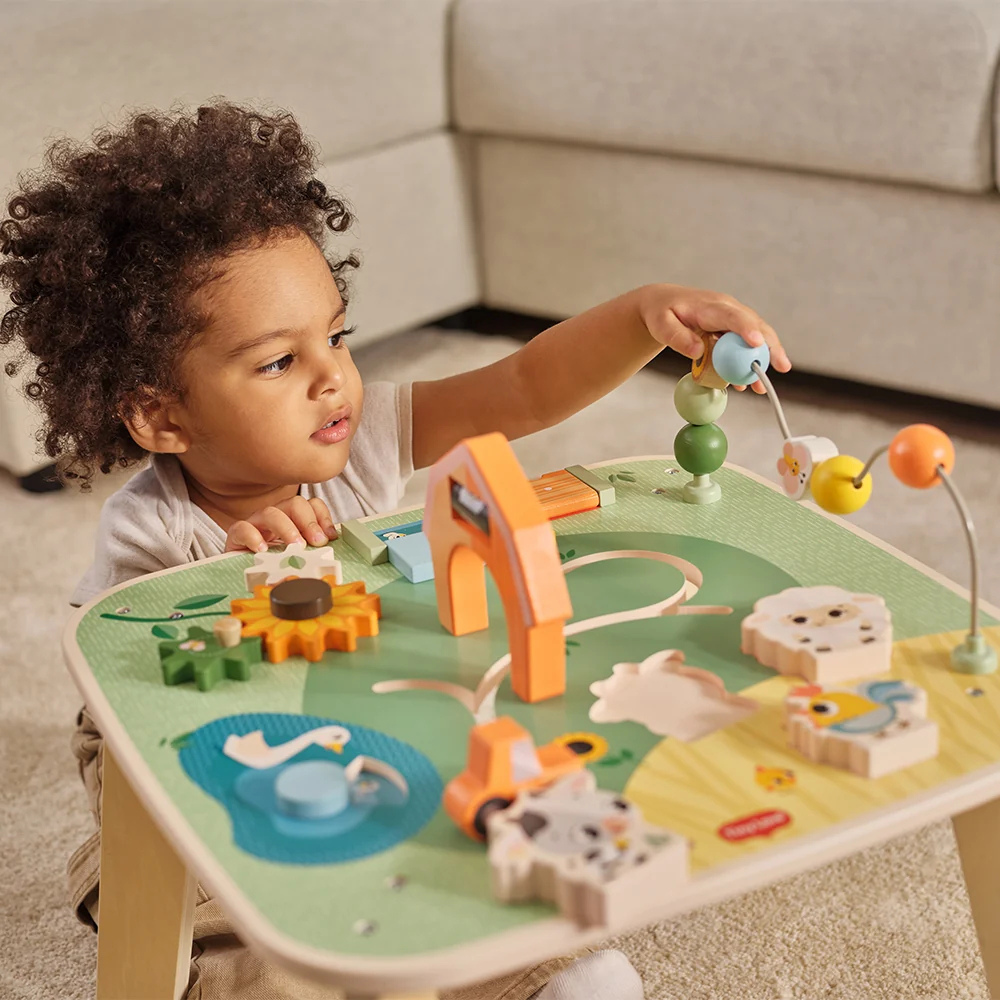 Mesa de Actividades de Madera - Farmers Fun Day | Tiny Love