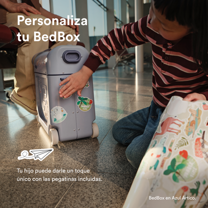 Maleta Infantil y Cama de Viaje JetKids™ BedBox™ - Verde Marino | Stokke
