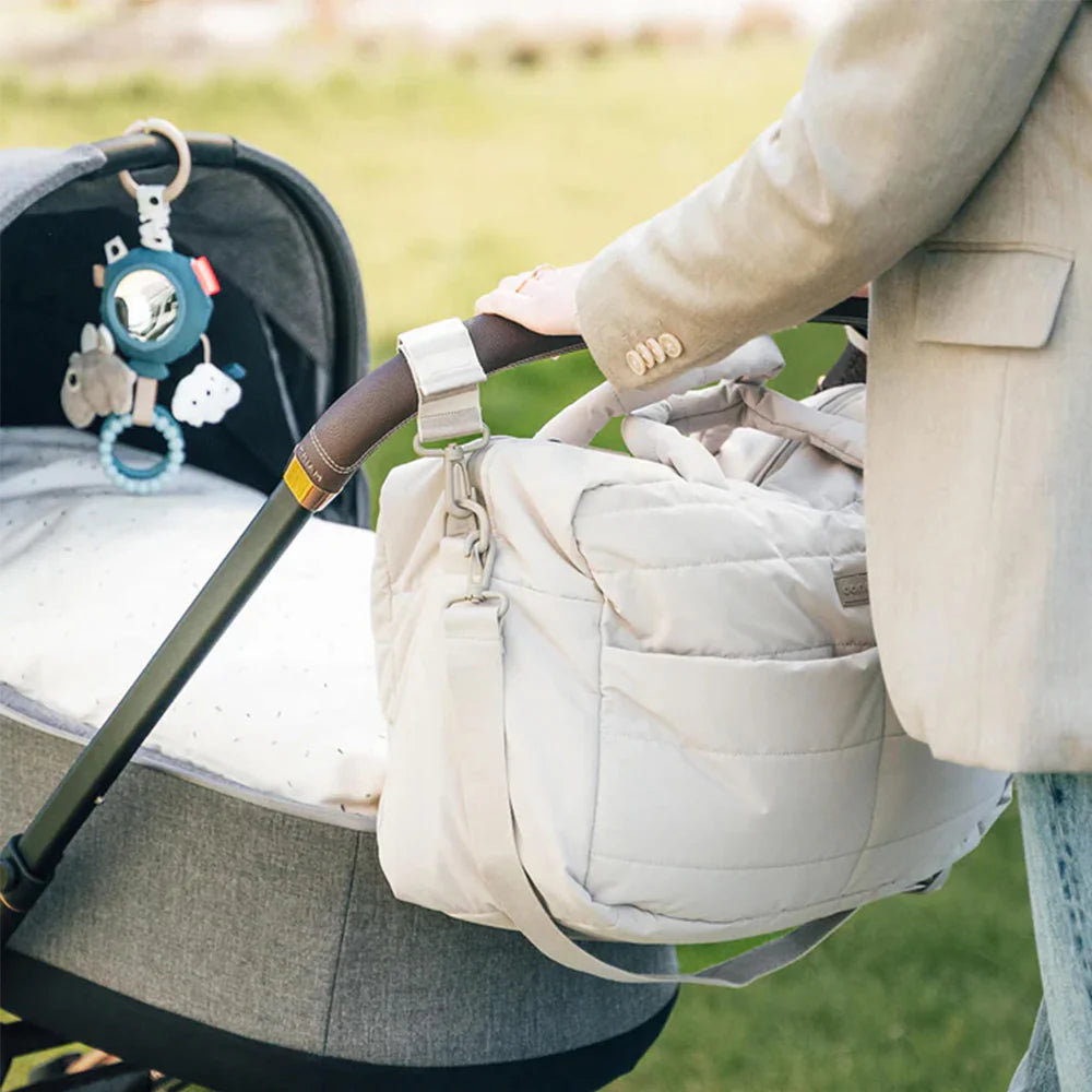 Bolso Maternal Acolchado con Mudador Portátil - Arena | Done by deer