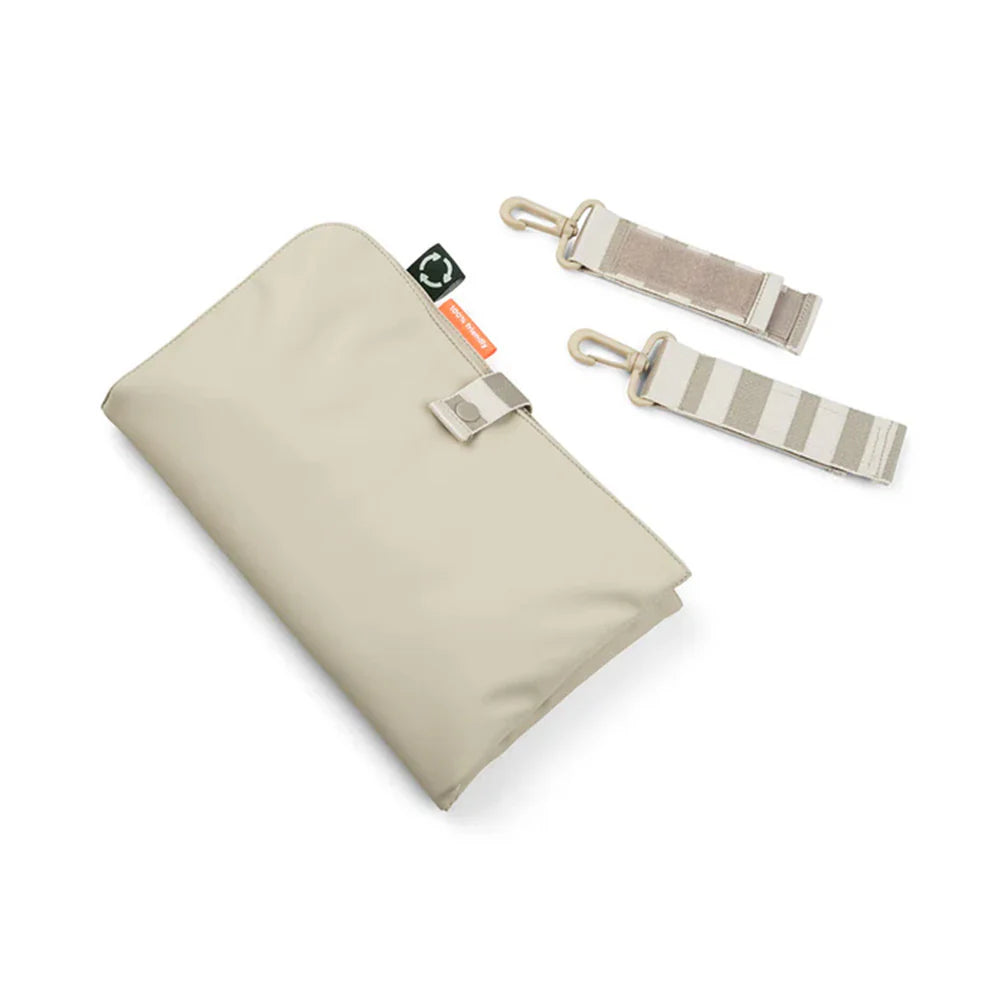 Bolso Maternal Acolchado con Mudador Portátil - Arena | Done by deer