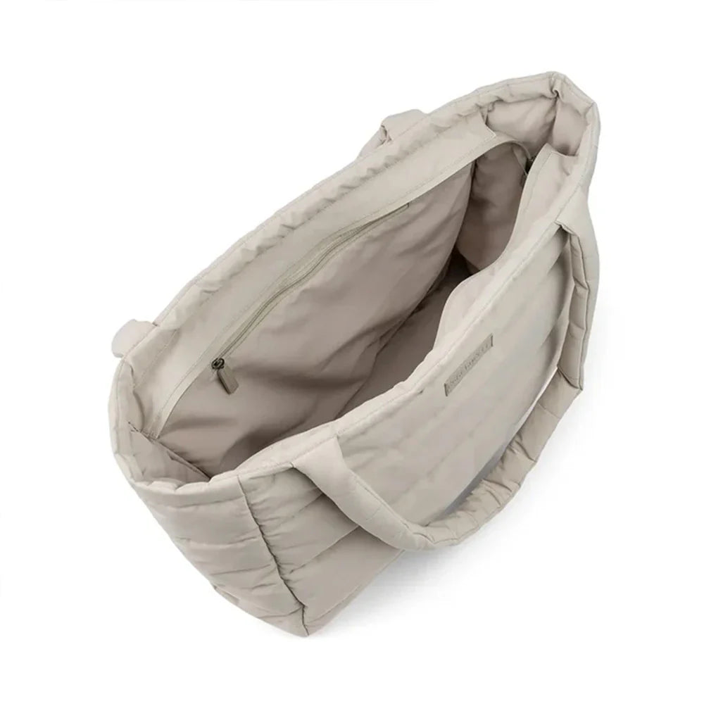 Bolso Maternal Tote Acolchado con Mudador Portátil - Arena | Done by deer