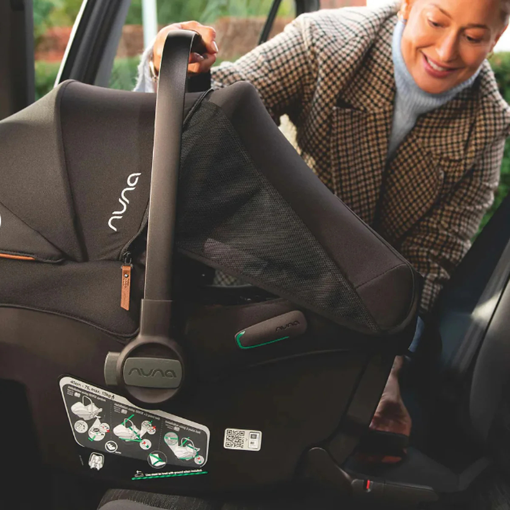 Silla de Auto Nido New Pipa™ Urbn - Caviar | Nuna