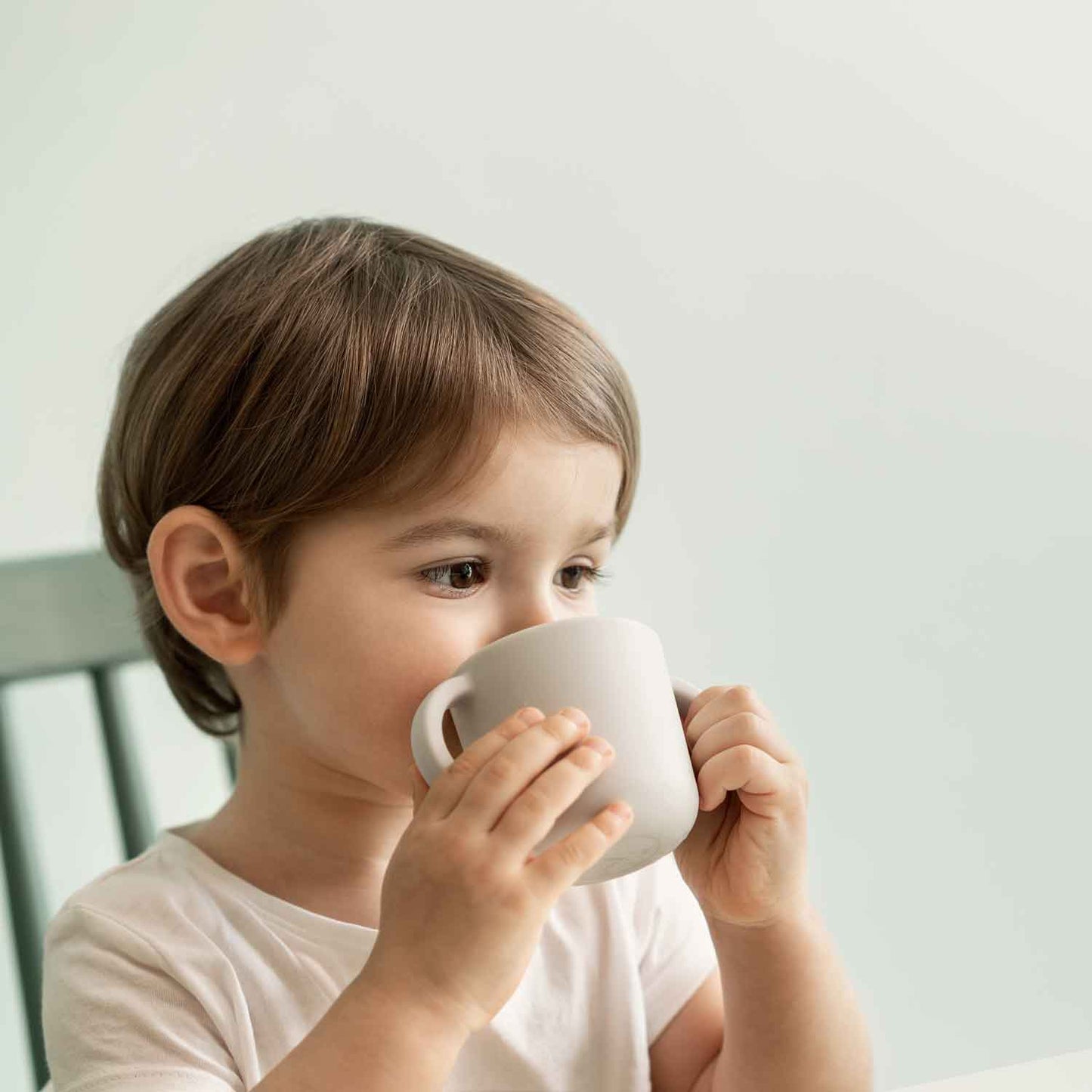 Set de 2 Tazas Bambino de Silicona - Gris Claro y Gris Oscuro