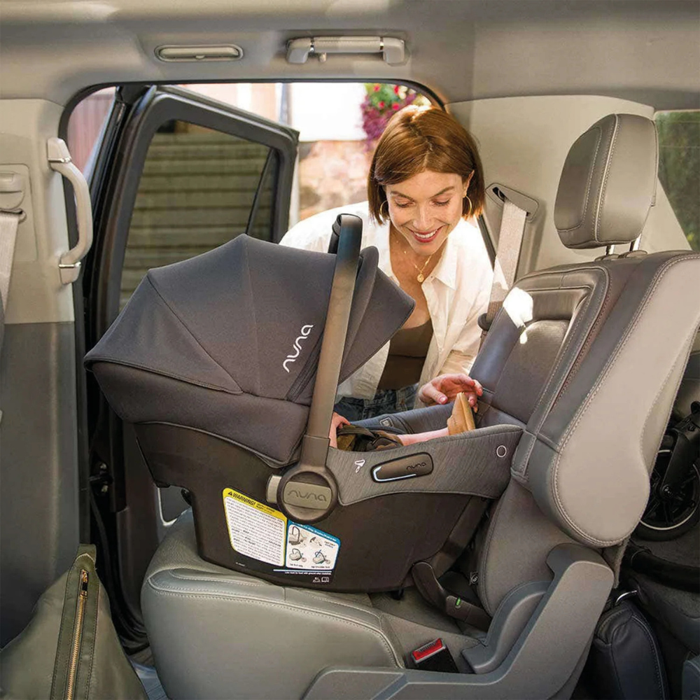 Silla de Auto Nido New Pipa™ Urbn - Caviar | Nuna