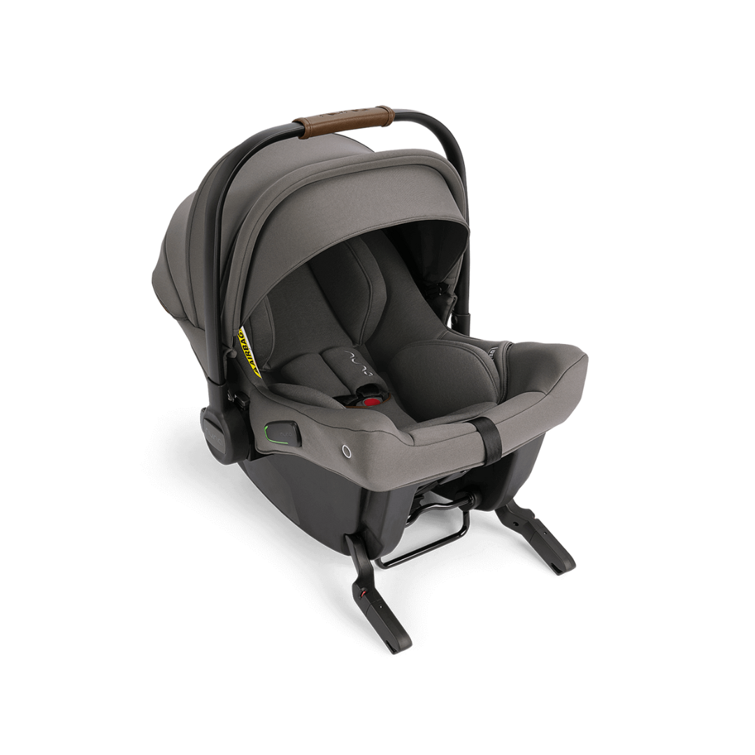 Silla de Auto Nido Pipa™ Urbn - Granite | Nuna