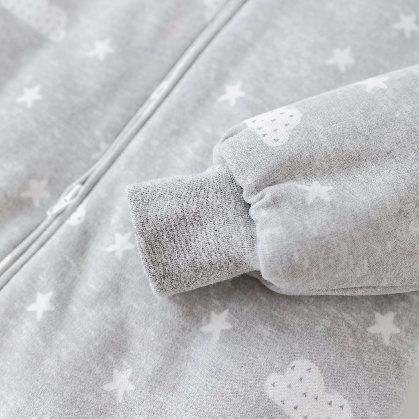 Saco de Dormir con Pies - Nubes - TOG 2.5 | Mamás Mateas