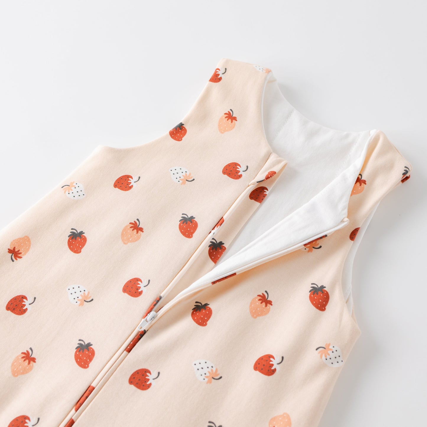 Saco de Dormir con Pies - Frutillas - TOG 1 | Mamás Mateas