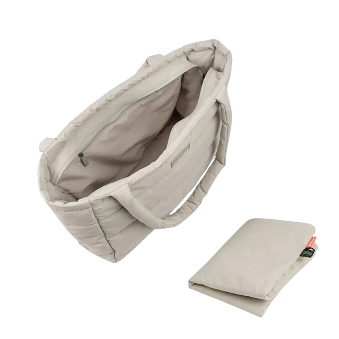 Bolso Maternal Tote Acolchado con Mudador Portátil - Arena | Done by deer
