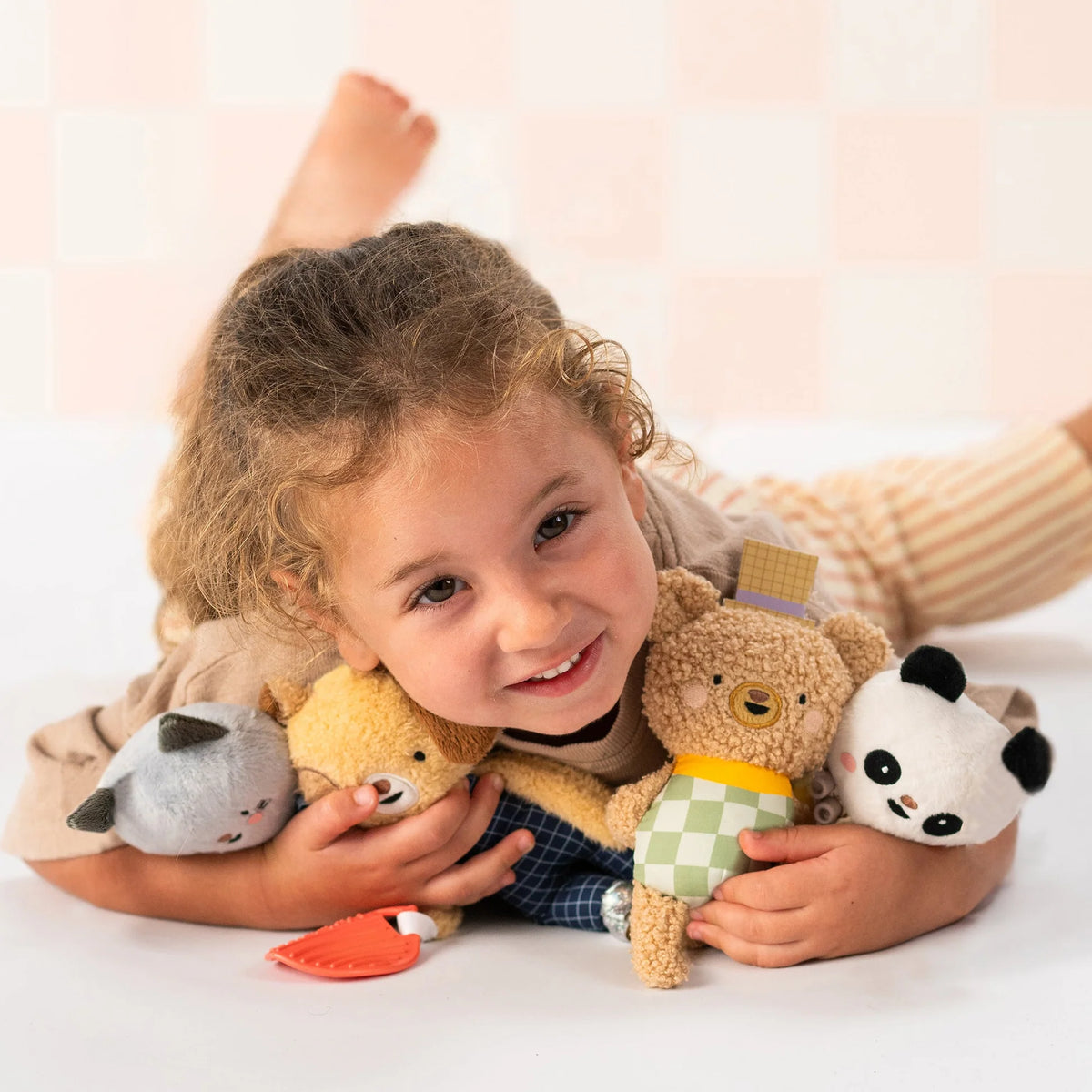 Peluche de Actividad Con Sonajero - Clara | Taf Toys