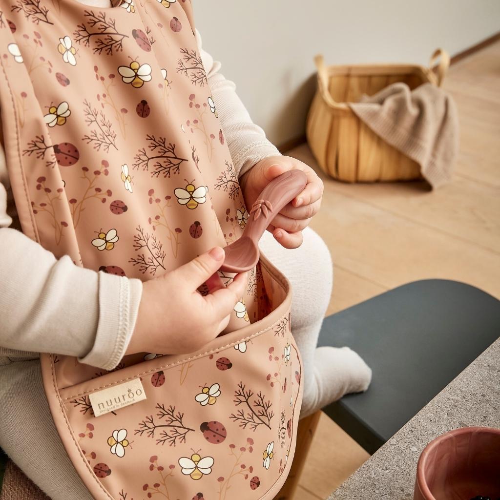 Babero Impermeable Ida - Arena - Abeja Flor | Nuuroo