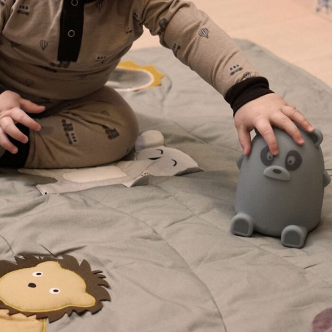 Lámpara de Silicona Panda Ella - Roca Lunar | Nuuroo