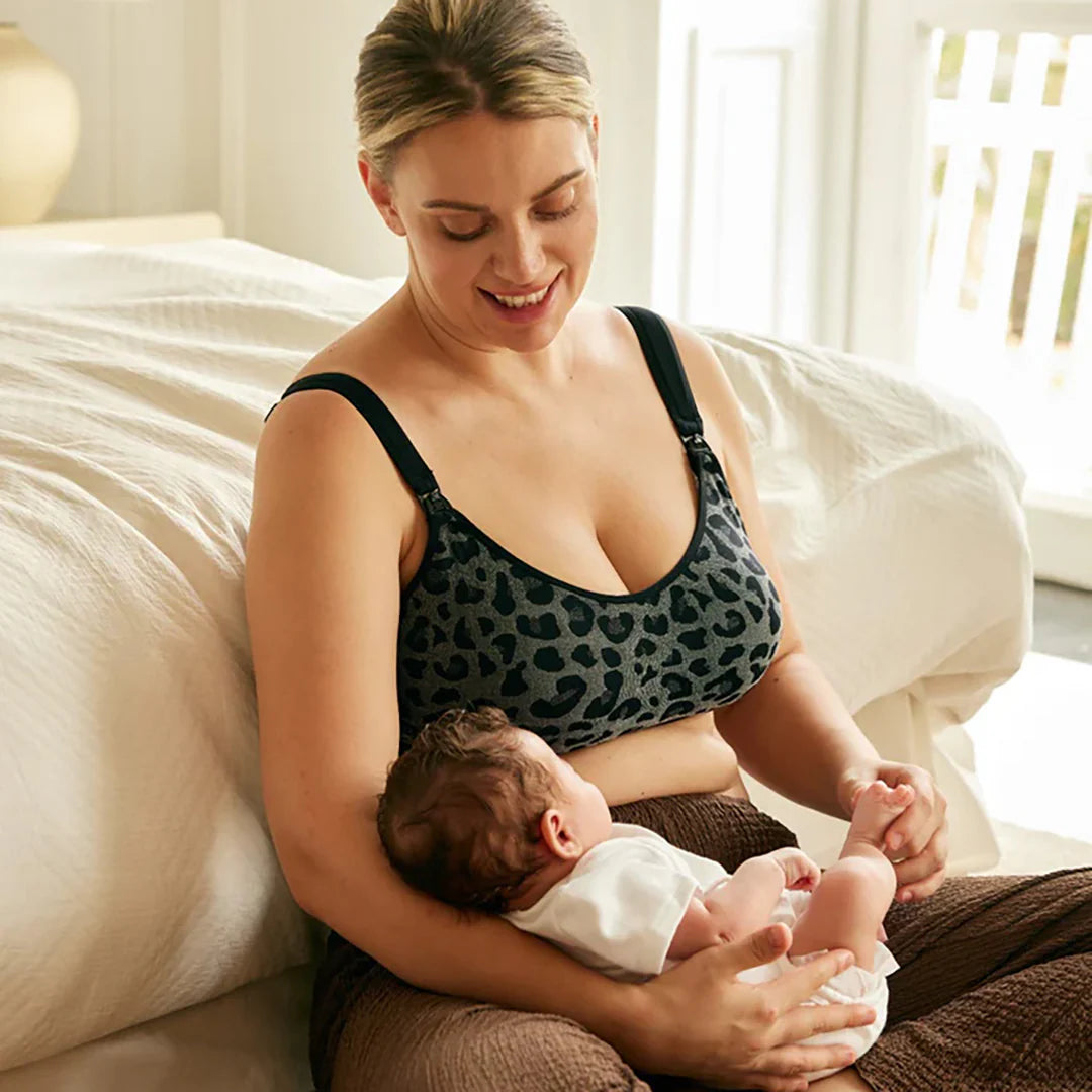 Sostén de Lactancia 4 en 1 - Leopardo Negro | MomCozy