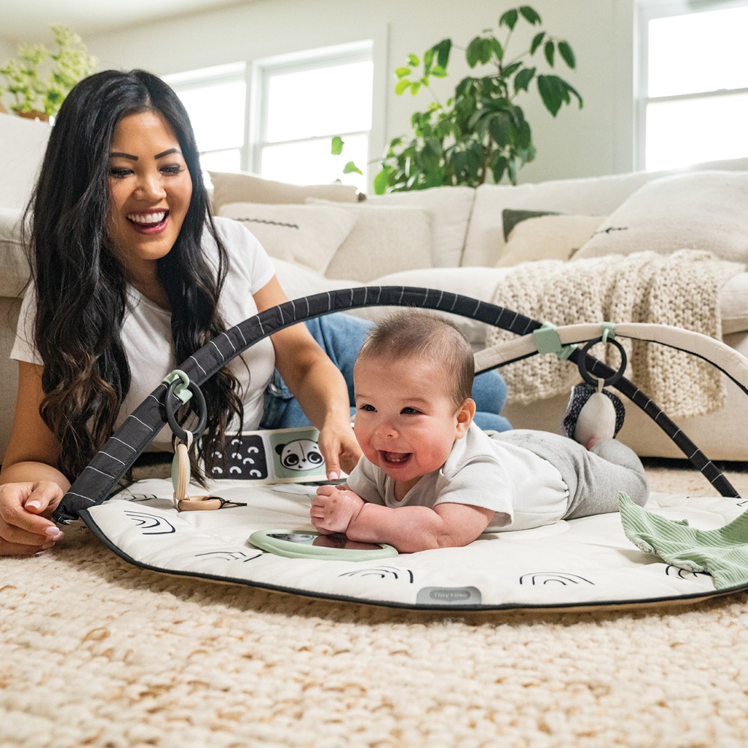 Gimnasio Black & White Decor | Tiny Love