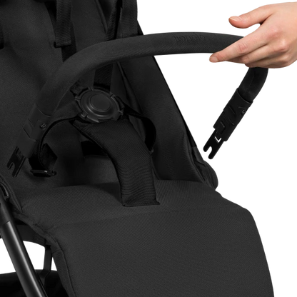 Coche Julie Air - Black Onyx | Lionelo