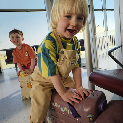 Maleta Infantil y Cama de Viaje JetKids™ BedBox™ - Lila Nebulosa | Stokke