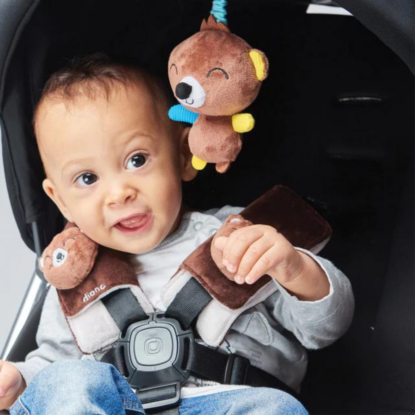 Almohadilla para Arnés con Juguete Multisensorial Diono Baby - Oso