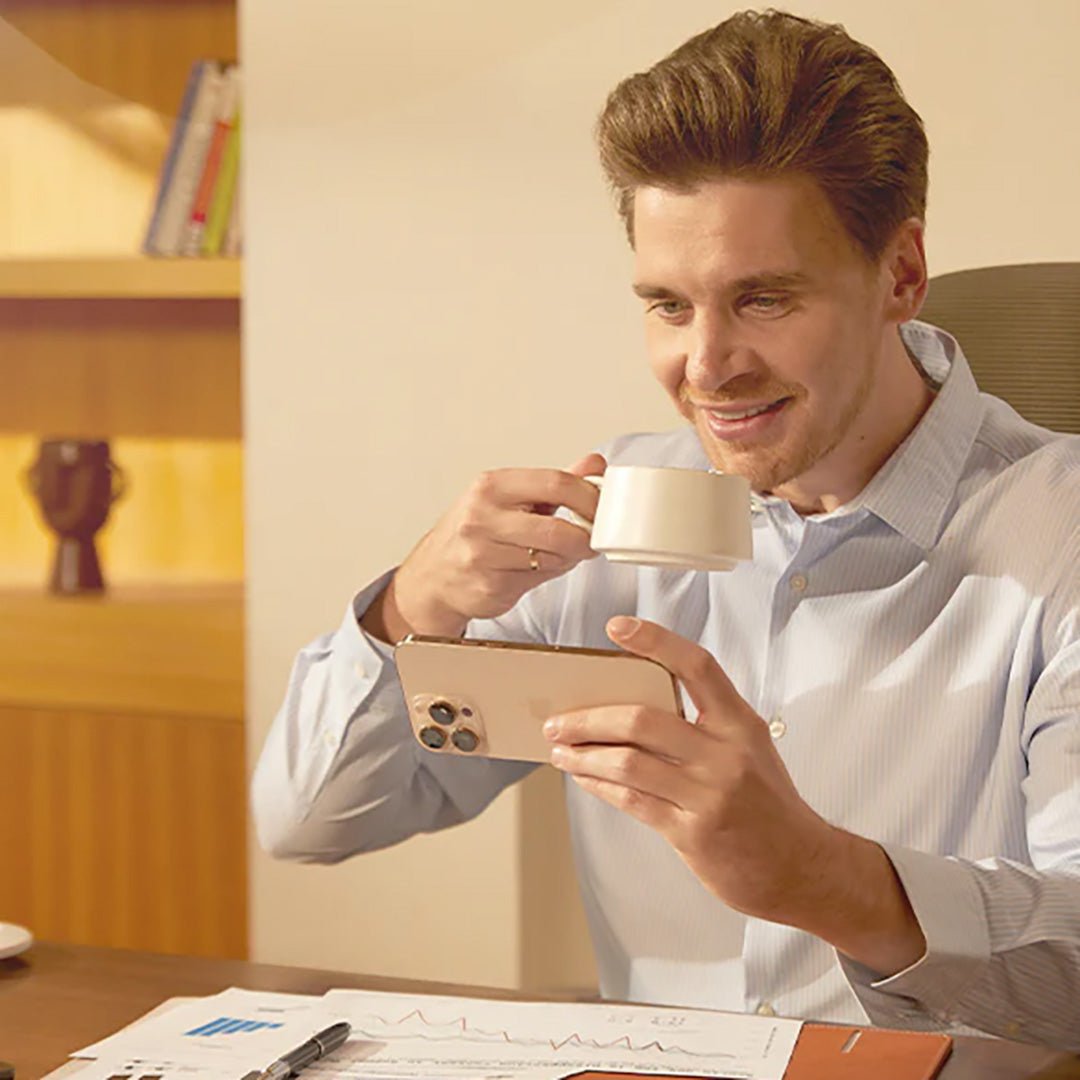 Monitor de bebé Wi - Fi con pantalla HD de 5" - MOMCOZY - Mini Nuts - Expertos en sillas de auto y coches de paseo