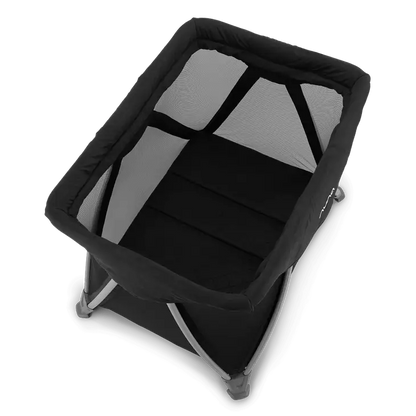 Cuna de Viaje Sena™ Aire - Caviar | Nuna