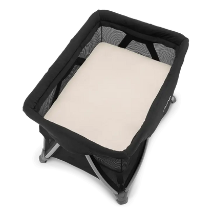 Cuna de Viaje Sena™ Aire - Caviar | Nuna