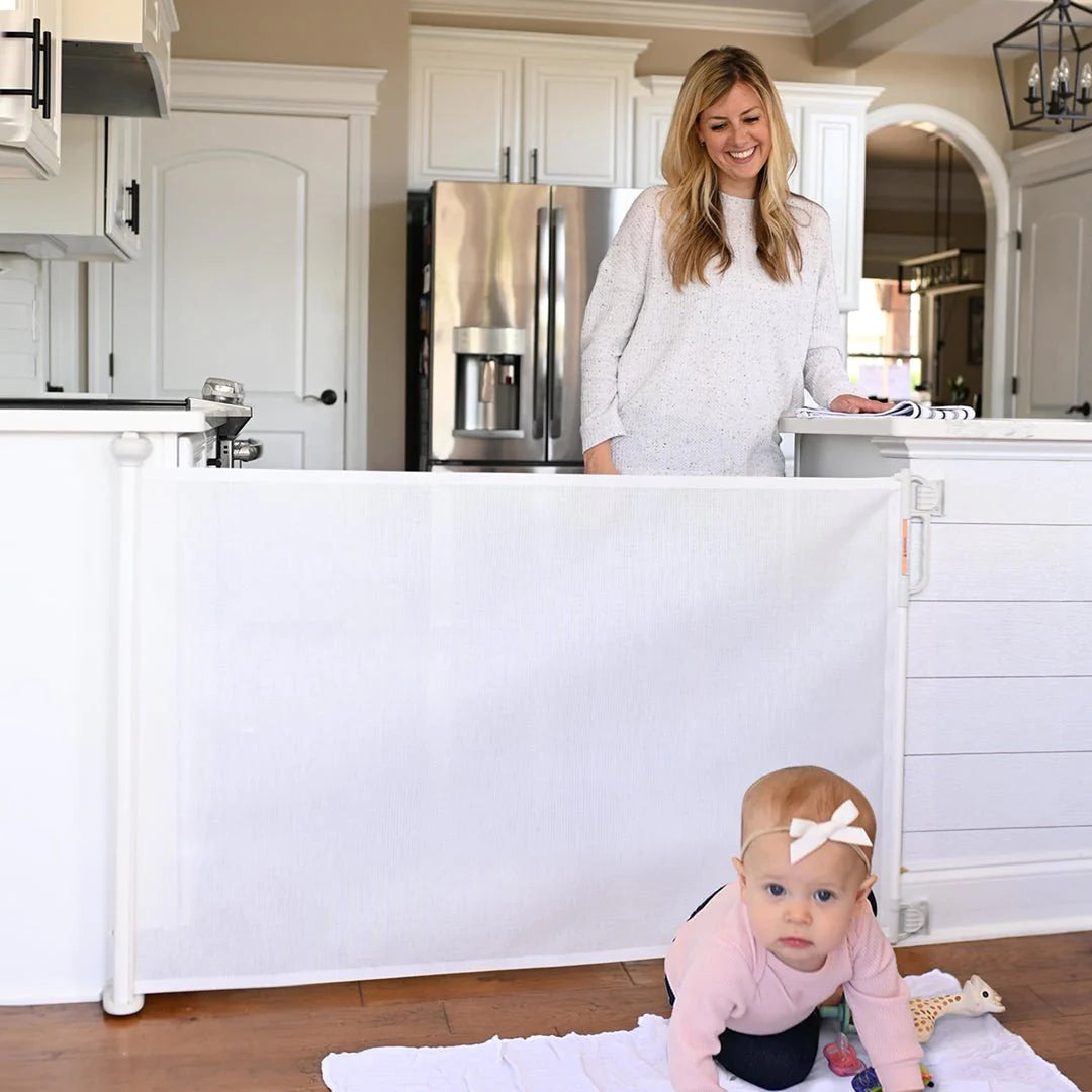 Retractable Baby Safety Gate - White