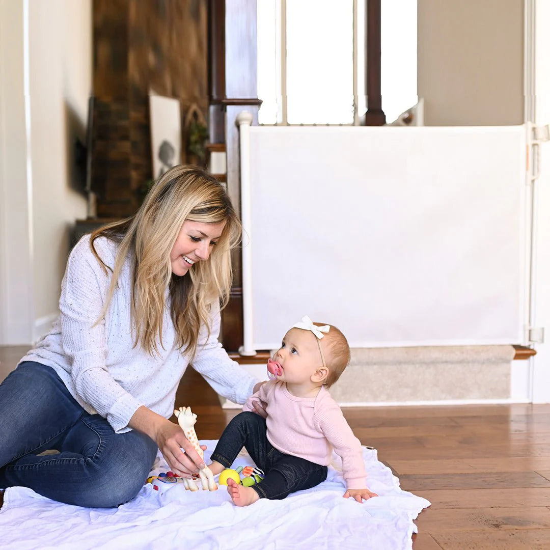 Retractable Baby Safety Gate - White