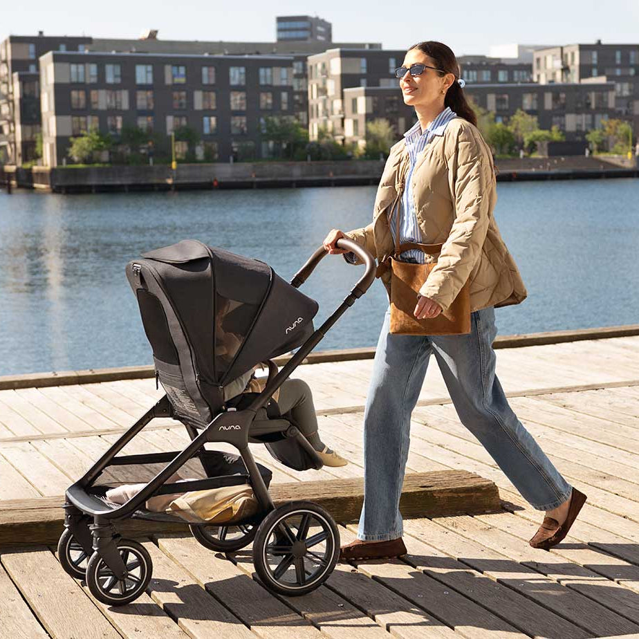 Coche de Paseo Triv™ LX - Caviar | Nuna