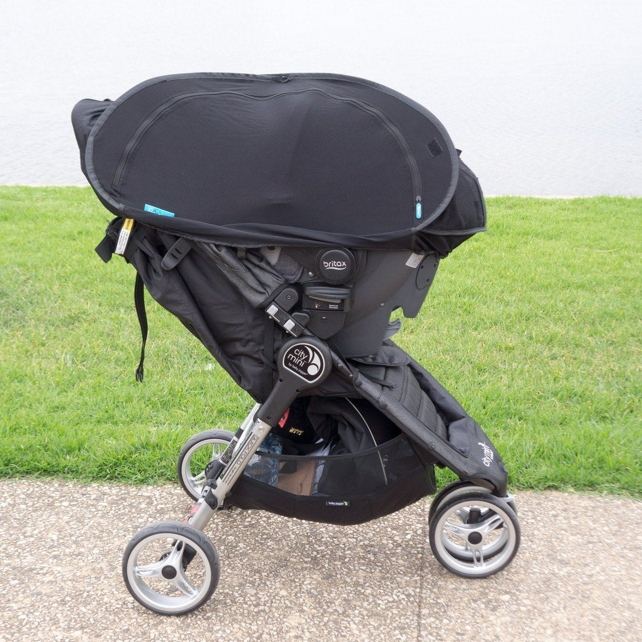 moises britax Cozigo Blackout Cover for Moses Baskets and Cars – Mamás Mateas