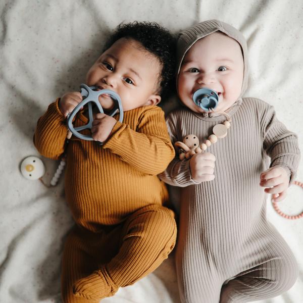 Mordedor de Pelota Dove Gray Mushie (7556340515066) (7556344119546)